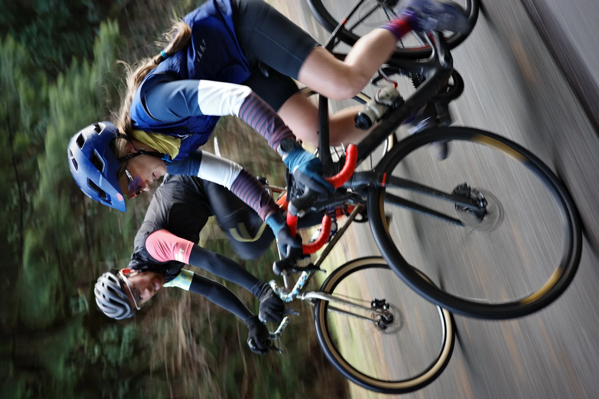Cyclists racing - Dr. Lee is an active competitive cyclist